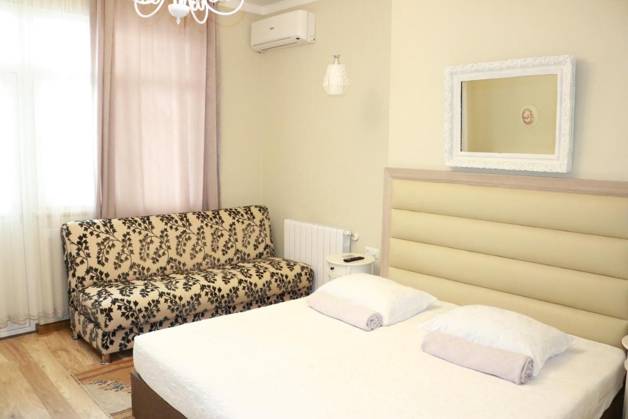 Luxors Garden Hotel Batumi Ngoại thất bức ảnh