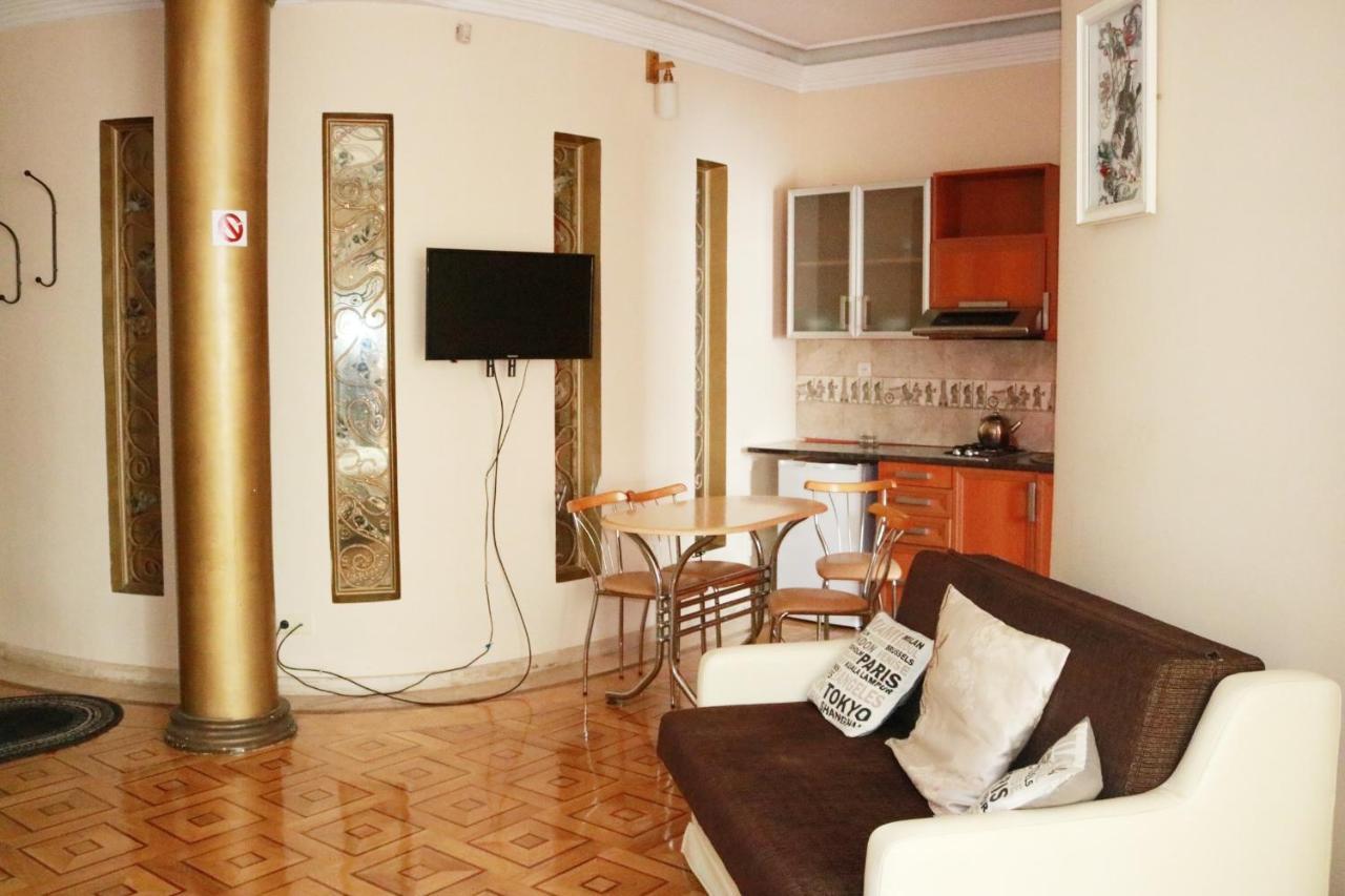 Luxors Garden Hotel Batumi Ngoại thất bức ảnh