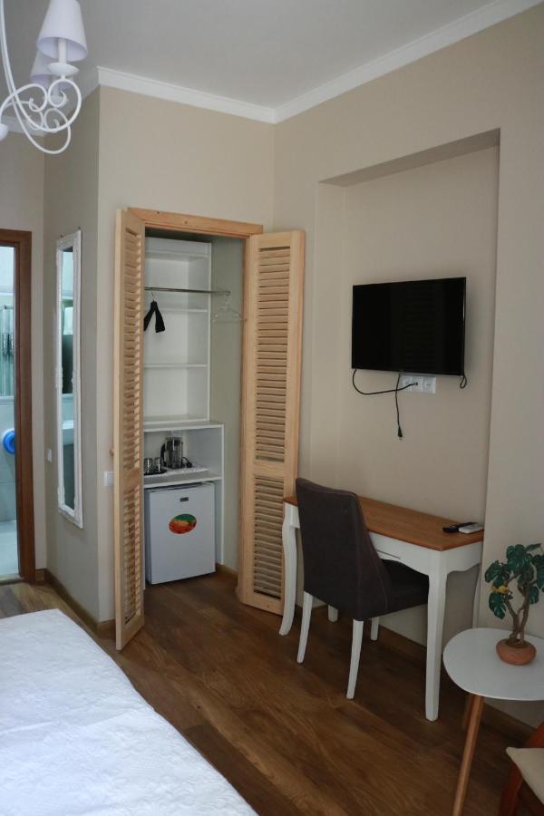 Luxors Garden Hotel Batumi Ngoại thất bức ảnh