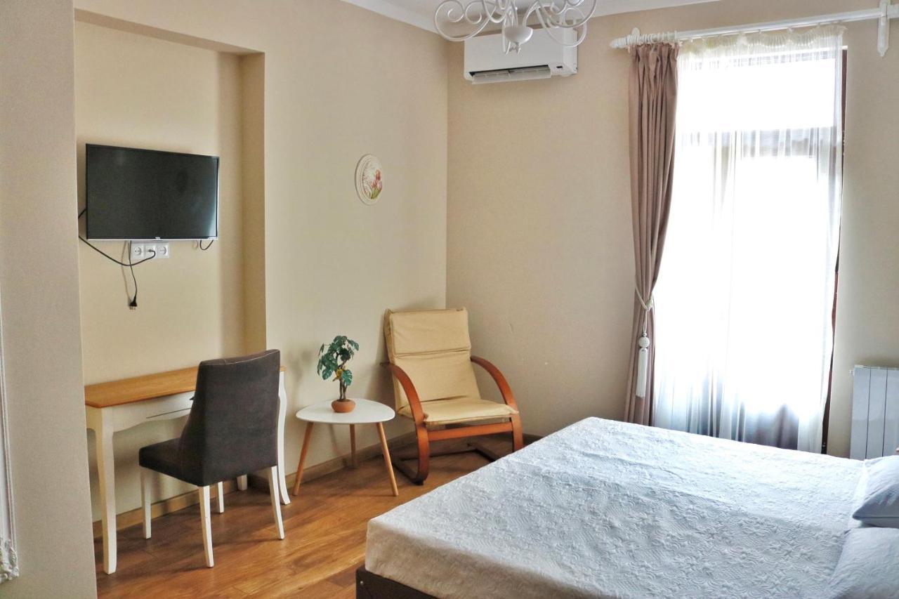 Luxors Garden Hotel Batumi Ngoại thất bức ảnh